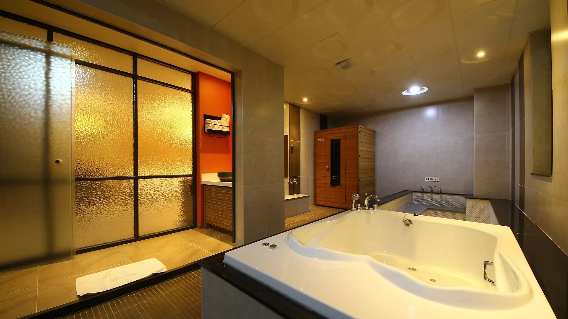 Habibi Hotel Incheon 3*,  Korsel